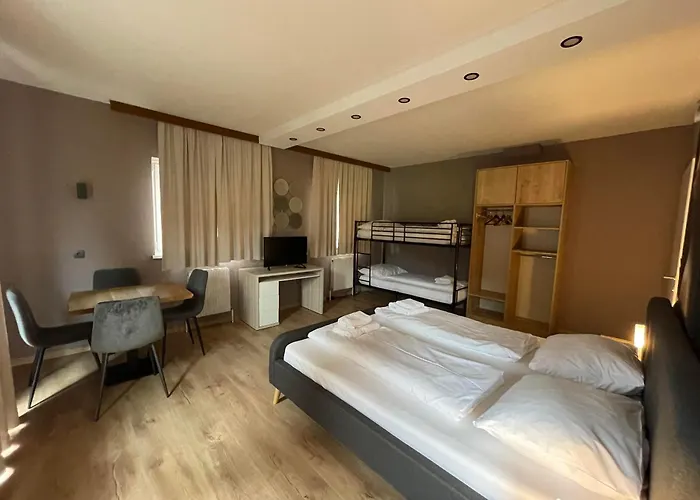 Apartament The Art And 3*