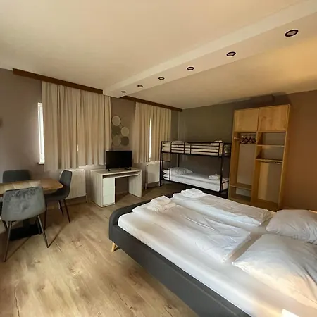 Апартаменты The Art And 3*