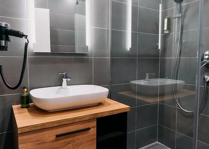 The Art And Apartment 3*